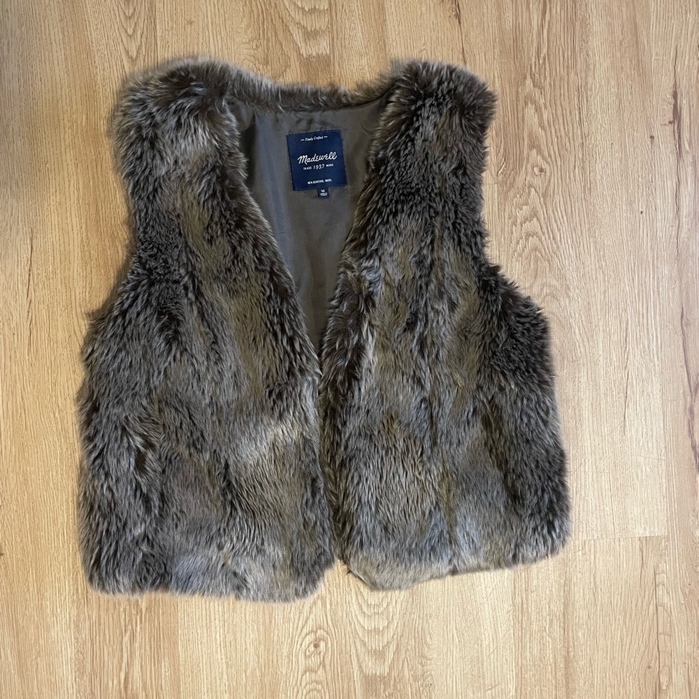 Women’s Faux Fur Vest - Brown